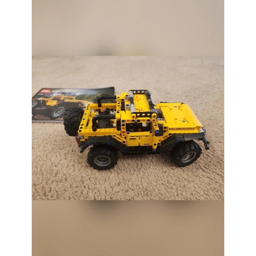Lego Technic 42122 Jeep Rubicon W LED Light Kit + Booklet  Complete